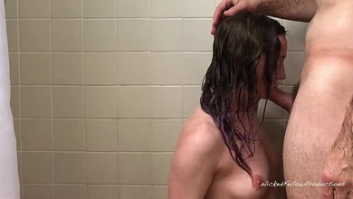 В ванной всё началось с нежности, а закончилось шлёпанной попой и трахом в анал