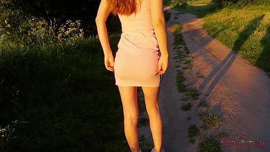 В тайне от родителей ебу сестрицу в лесу. Малышка отсосала и дала в пизду, попросив кончить на попку.