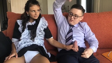 Ботаник трахнул свою одногруппницу в жопу, ведь она ещё девочка-целочка