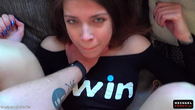 Сестре легче отсосать и дать брату, чем ему долг отдать